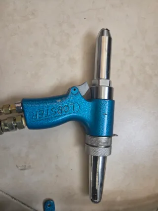 Remachadora Neumática LOBSTER AR