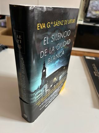 El silencio de la ciudad blanca: Trilogia de la...
