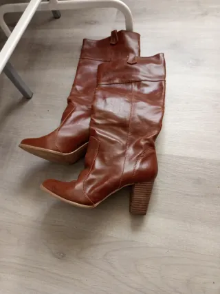 Botas altas marrones