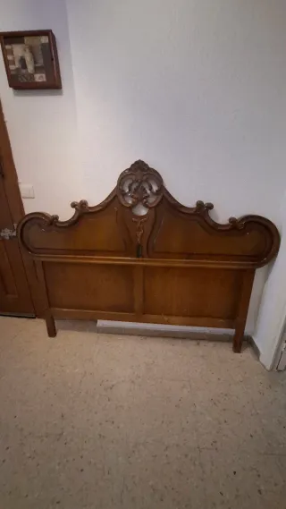 Cabecero de madera tallada estilo clásico 135