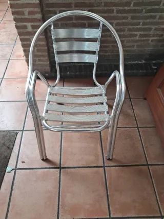 Silla metálica de exterior