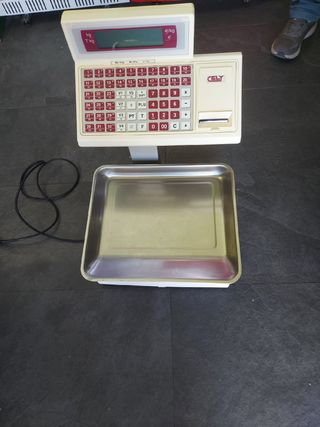 VENDO BASCULA MARCA CELY .