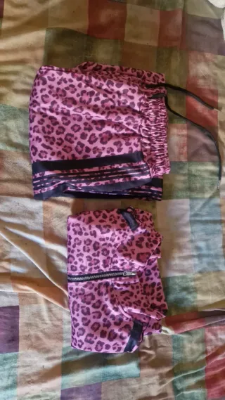 Conjunto estampado leopardo mujer.