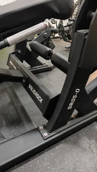 Máquina extensión de piernas Body Tone SolidRock