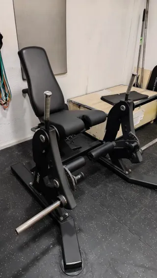 Máquina extensión de piernas Body Tone SolidRock