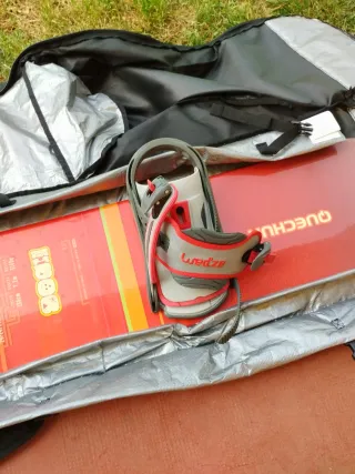 Tabla Snow Quechua Roja con Fijaciones