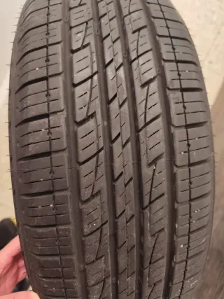 Neumático Kumho Solus KL21 215/60R17 96H