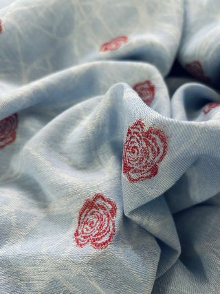 Tessuto Misto Cotone con Rose Ricamate