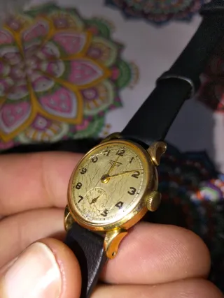 Reloj Tissot vintage.