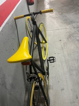 Bicicleta Fixie Negra y Amarilla