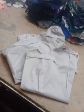 Chaqueta Adidas Beige con Capucha