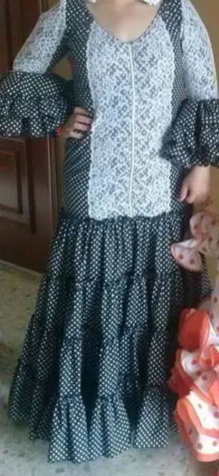 Traje Flamenca Negro con Lunares Blancos