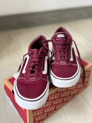 Zapatillas Vans Talla 36.5 color burdeos