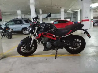 Benelli BN 302S Naked Negra/Roja