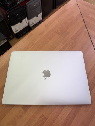 MacBook Air M1 13” 8GB RAM 256GB SSD