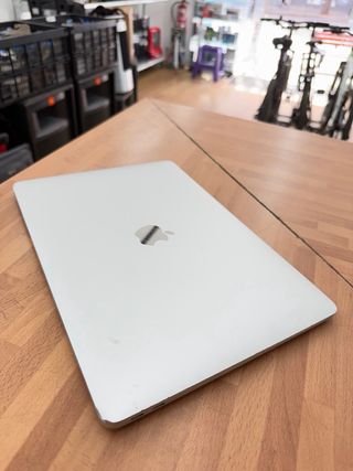 MacBook Air M1 13” 8GB RAM 256GB SSD