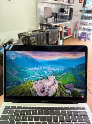 MacBook Air M1 13” 8GB RAM 256GB SSD