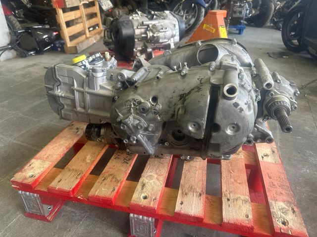 Motor Yamaha TMAX 560 (2021) - Pocos km