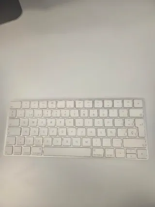 iMac 4K 2019 con accesorios