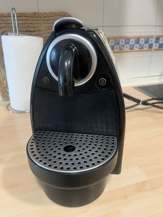 Cafetera Nespresso Club Negra.Opción largo,corto