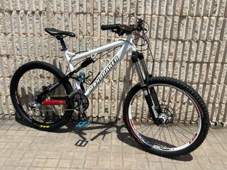 Bicicleta Enduro Mondraker Blanca
