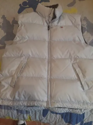 Chaleco Tommy Hilfiger gris y azul como nuevo