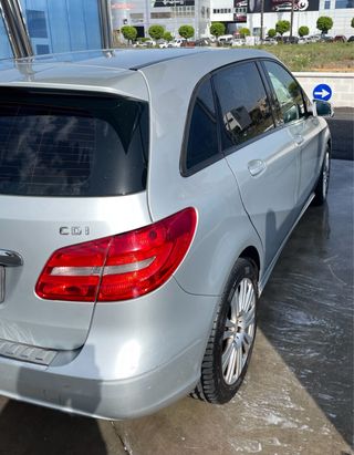 Mercedes-Benz Clase B muy cuidado