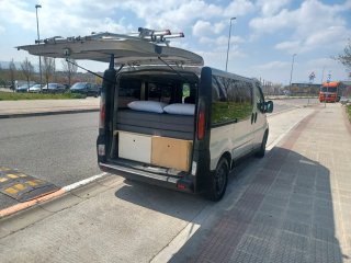 CAMPER. Opel Vivaro 2005