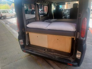 CAMPER. Opel Vivaro 2005