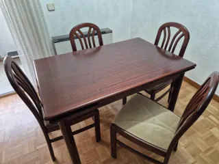 Mesa de comedor y 4 sillas madera