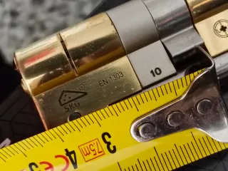 Cilindro M&C Minos con 5 llaves