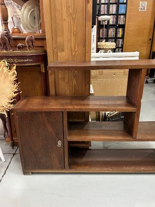 Mueble auxiliar - Estantería asimétrica de madera