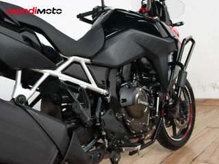 SUZUKI V-STROM 800 TECH
