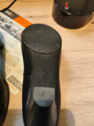 Zapatos de tacón negros