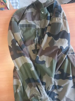 Chaqueta militar camuflaje