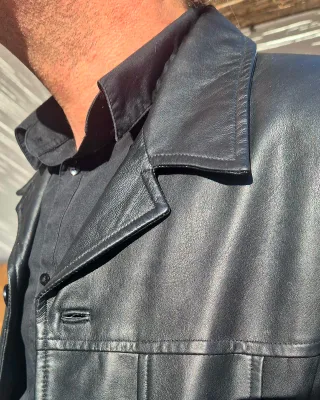 Chaqueta de cuero negra