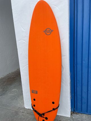 Tabla de surf naranja