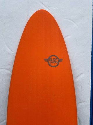 Tabla de surf naranja