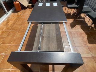 Mesa comedor extensible y regalo 6 sillas.