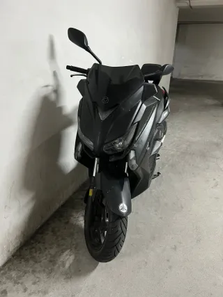 Yamaha XMAX 250 Negra