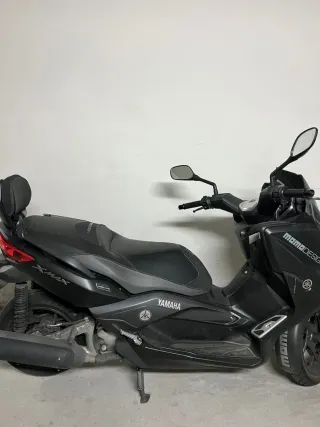 Yamaha XMAX 250 Negra