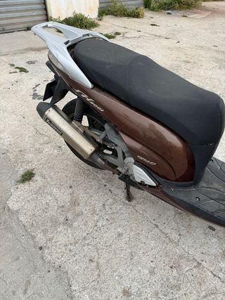 Moto Scooter Marrón