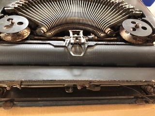 Máquina de escribir antigua