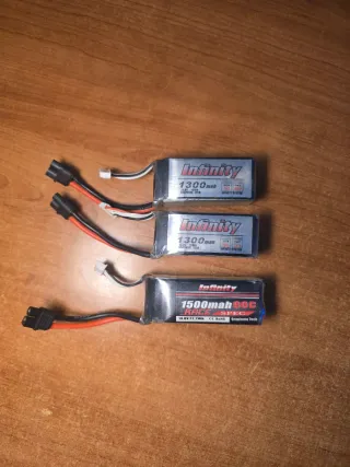 Drone FPV com Baterias