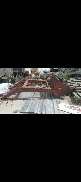 Pala antigua para tractor