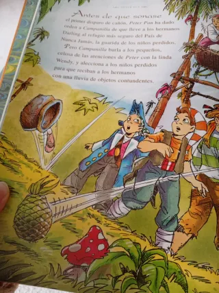 10 Cuenta cuentos bilingües: Peter Pan ; La gallin