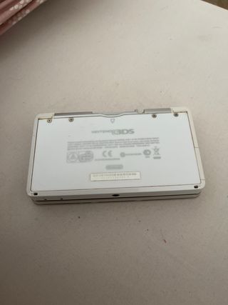 Nintendo 3DS Blanca + Mario Kart 7