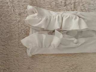 Camiseta Zara blanca volantes talla S