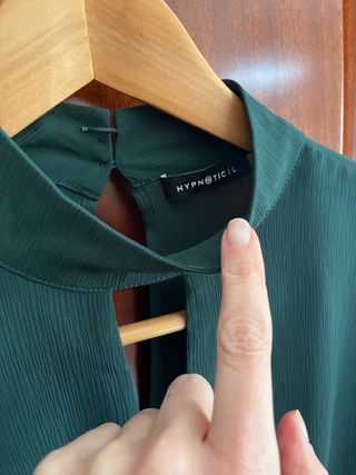 Blusa manga larga escote lagrima cintura ceñida