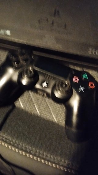 PS4 500GB Negra + Cables + 1 Mando